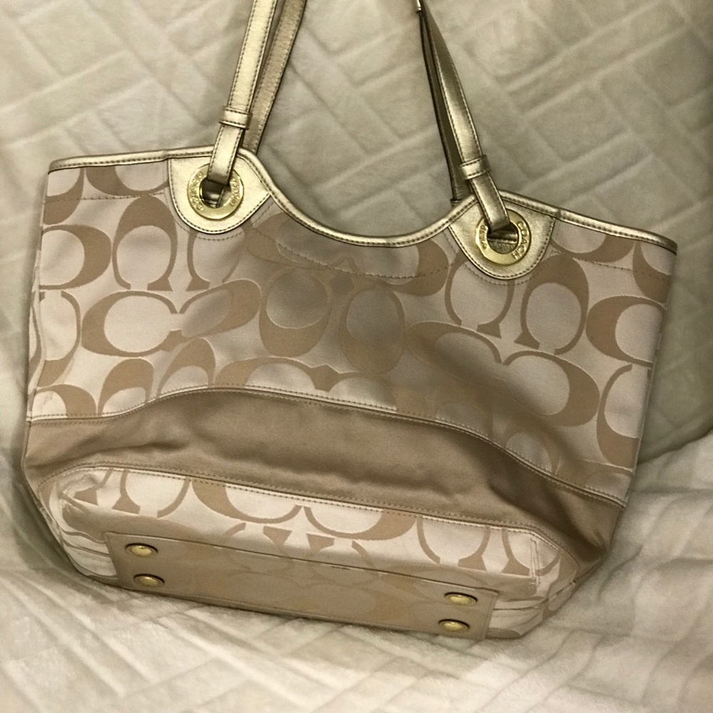 Coach signature medium tote - Picture 2 of 4